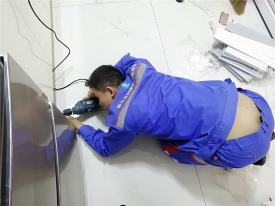 每一次安裝服務背后，都是安裝師傅們無數次的跪地而行3