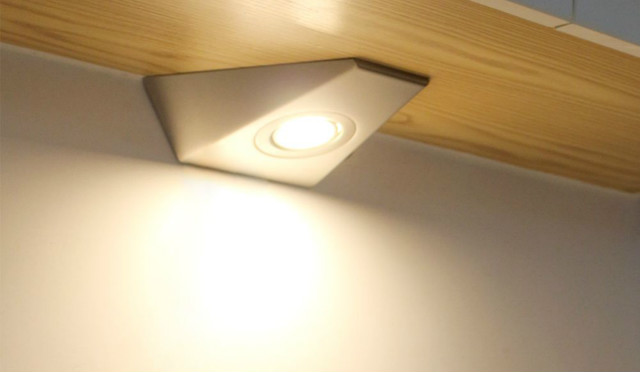 櫥柜吊柜底燈到底怎么安裝？安裝時(shí)需要注意什么