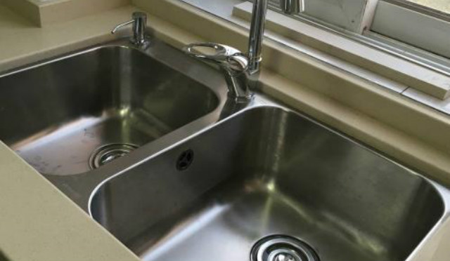 櫥柜臺下盆安裝教程，櫥柜臺下盆怎么安裝才牢固