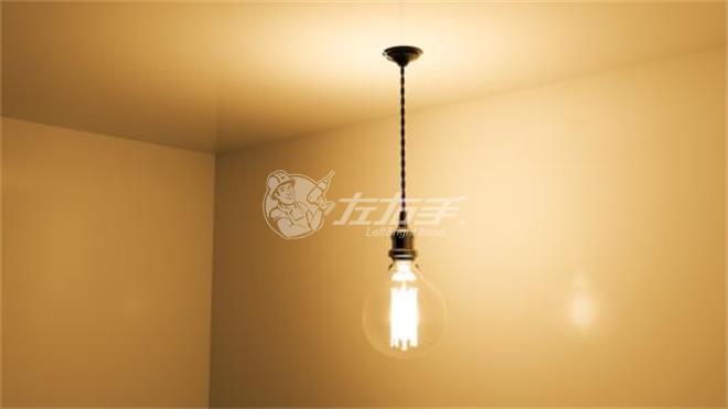 白熾燈用久了會發(fā)黑是因為什么原因？