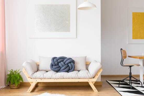 老紅木家具中信：家具網(wǎng)上買還是實(shí)體店買好？