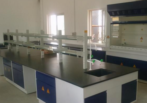 廈門實驗室家具：選擇實用性價比高實驗室家具的技巧及細(xì)節(jié)注意事項