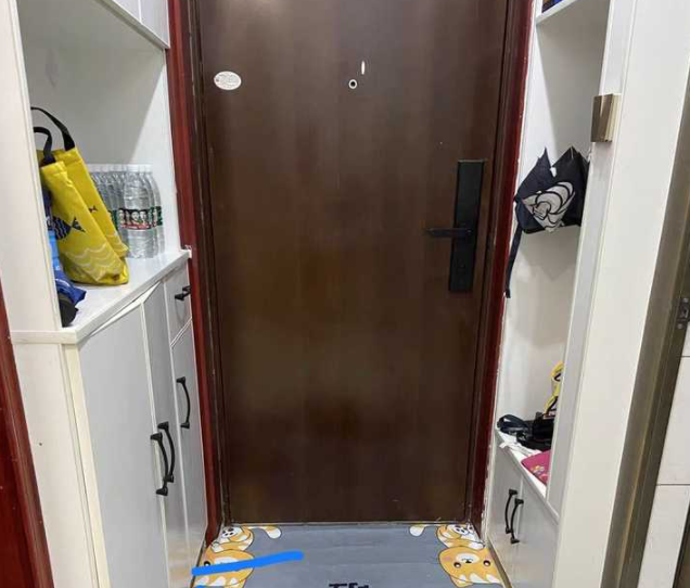 橡膠石蠟油的成分，為什么紅木家具上會出現(xiàn)白色粉墨?