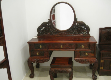 緬甸花梨木家具，緬甸花梨木家具與布藝搭配技巧