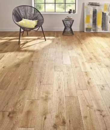 家庭裝修設(shè)計風格;家庭裝修用實木地板,菠蘿格和橡木,哪個好?