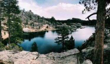 辦公空間室內(nèi)設(shè)計，如何實現(xiàn)全新的辦公空間設(shè)計理念?