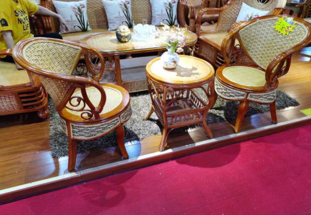 電動窗簾軌道安裝，懶到窗簾也要電動且自動？