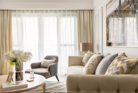 室內(nèi)精裝修設(shè)計，家里裝修用什么窗簾最好看？