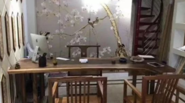 青島最新室內(nèi)裝修：室內(nèi)裝修設計用胡桃木做家具軟裝，是否可做成現(xiàn)代風新中式風格