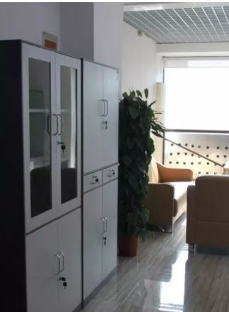 現(xiàn)代實(shí)木辦公家具：現(xiàn)代鋼制辦公家具的優(yōu)勢(shì)有哪些？