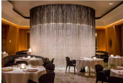 實(shí)木餐桌椅：做餐飲怎樣才能選好餐廳家具？開(kāi)餐廳買(mǎi)餐桌椅需要注意什么？