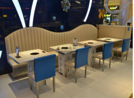 休閑藤編桌椅，外觀時(shí)尚的餐飲家具更受年輕人歡迎