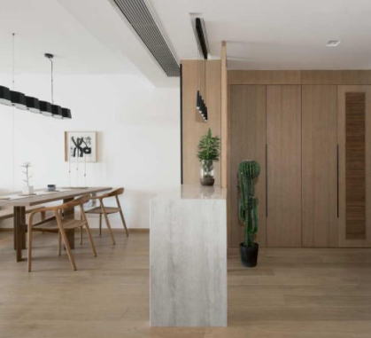 極家精裝房軟裝：對精裝法式進行拆改，去除繁瑣裝飾，搖身變成清新原木風