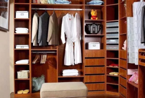 衣柜怎么選？衣柜板材哪種好？