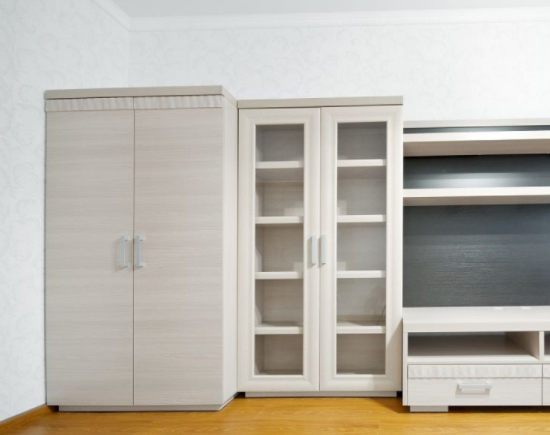 環(huán)保乳膠漆價格：定制衣柜乳膠漆順序？定制衣柜如何選購？