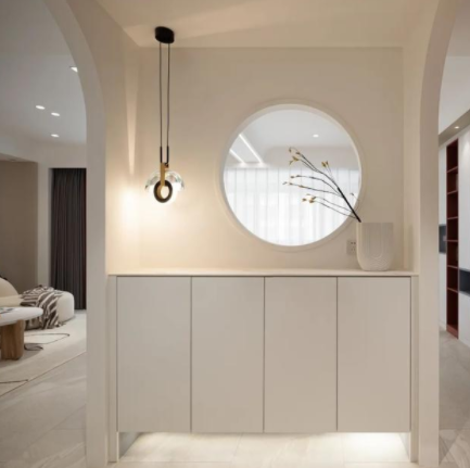 玄關(guān)隔斷設(shè)計(jì)效果圖：極簡硬裝也高檔，玄關(guān)設(shè)計(jì)全場最亮