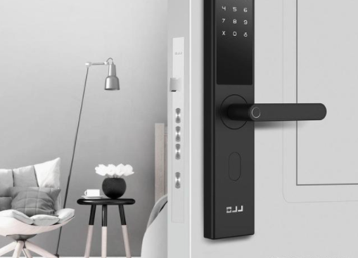 【云丁智能鎖推薦】安裝智能門鎖的人越來(lái)越多，選購(gòu)時(shí)該注意什么呢？