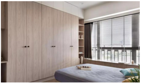 【昆明小戶型家裝】家裝臥室衣柜和床應(yīng)該怎么擺放？家裝臥室衣柜如何進(jìn)行裝飾